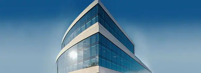 Kontorbygg med glassfasade